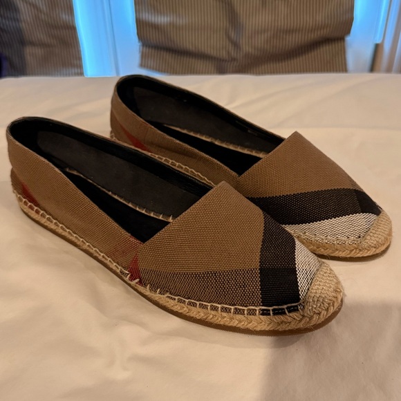Authentic Burberry espadrilles. Excellent condition! - Picture 1 of 7